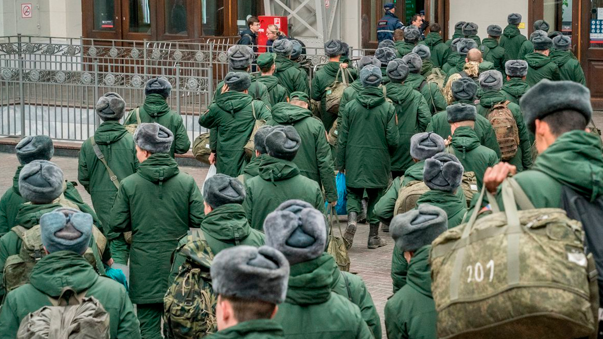 В МО назвали 4 региона, где граждане получат электронные повестки