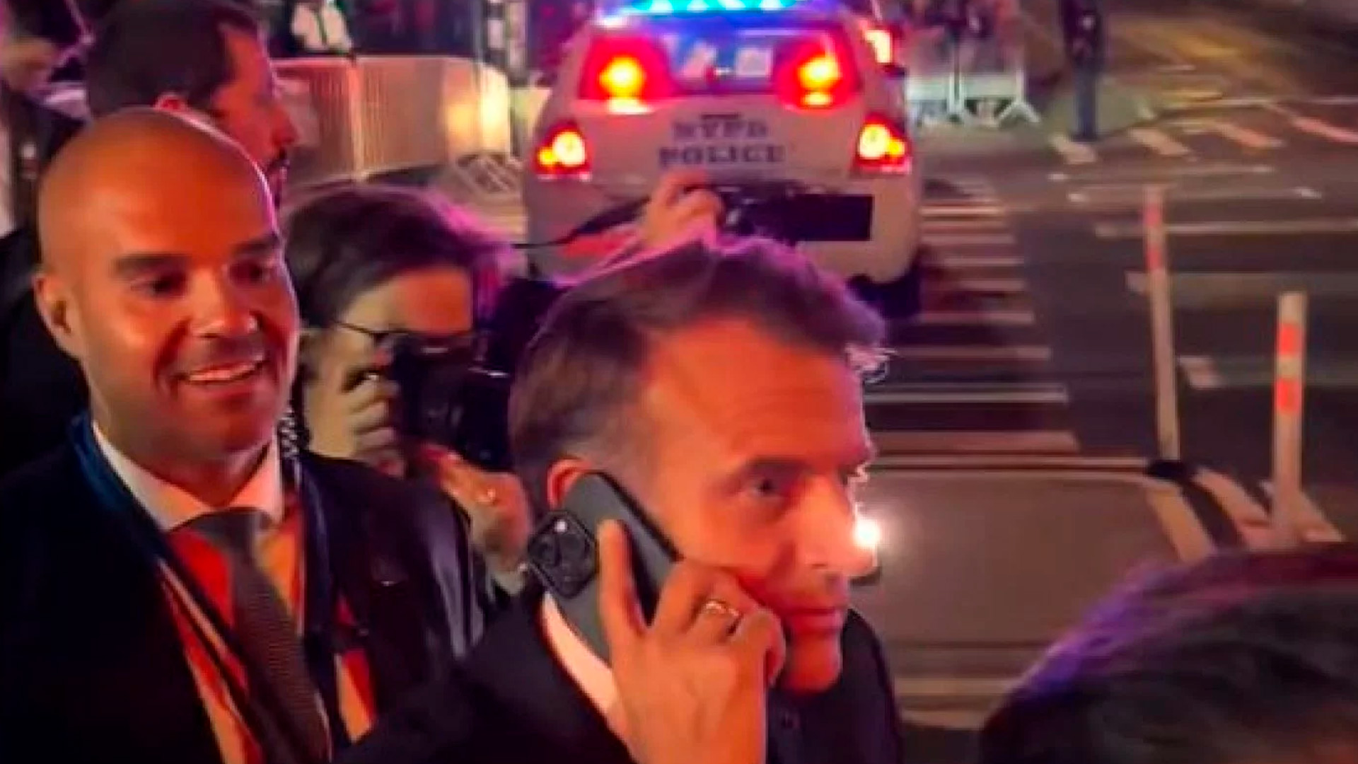 В Нью-Йорке из-за кортежа Трампа не пропустили авто Макрона