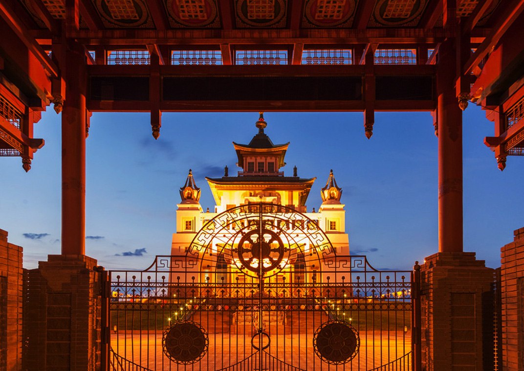 «Россия позволяет цвести всем цветам»: эксперт о буддизме, межцивилизационном диалоге, его будущем и роли России в нем