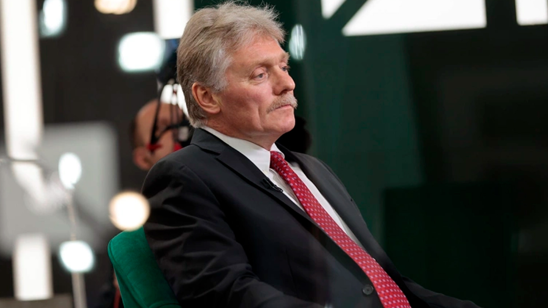 Песков заявил о паузе в контактах переговорных групп РФ и Украины