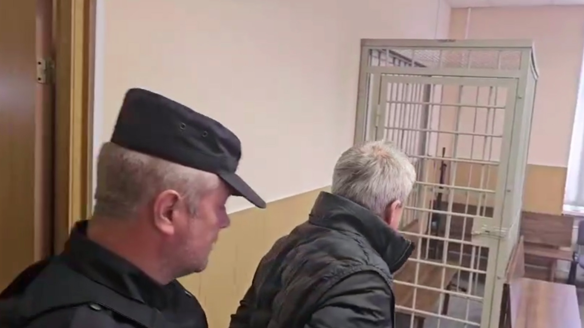 В Ленобласти задержали 14 человек по делам об отравлении алкоголем