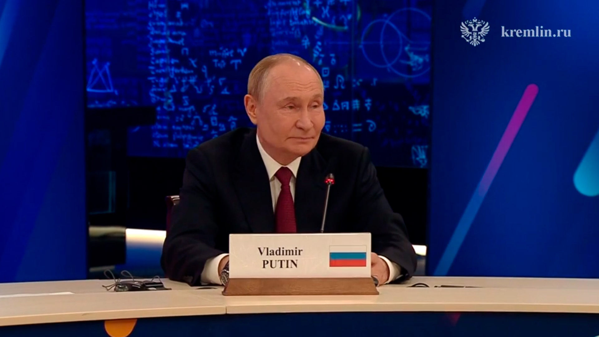 Путин назвал ядерную безопасность атомных установок приоритетом России