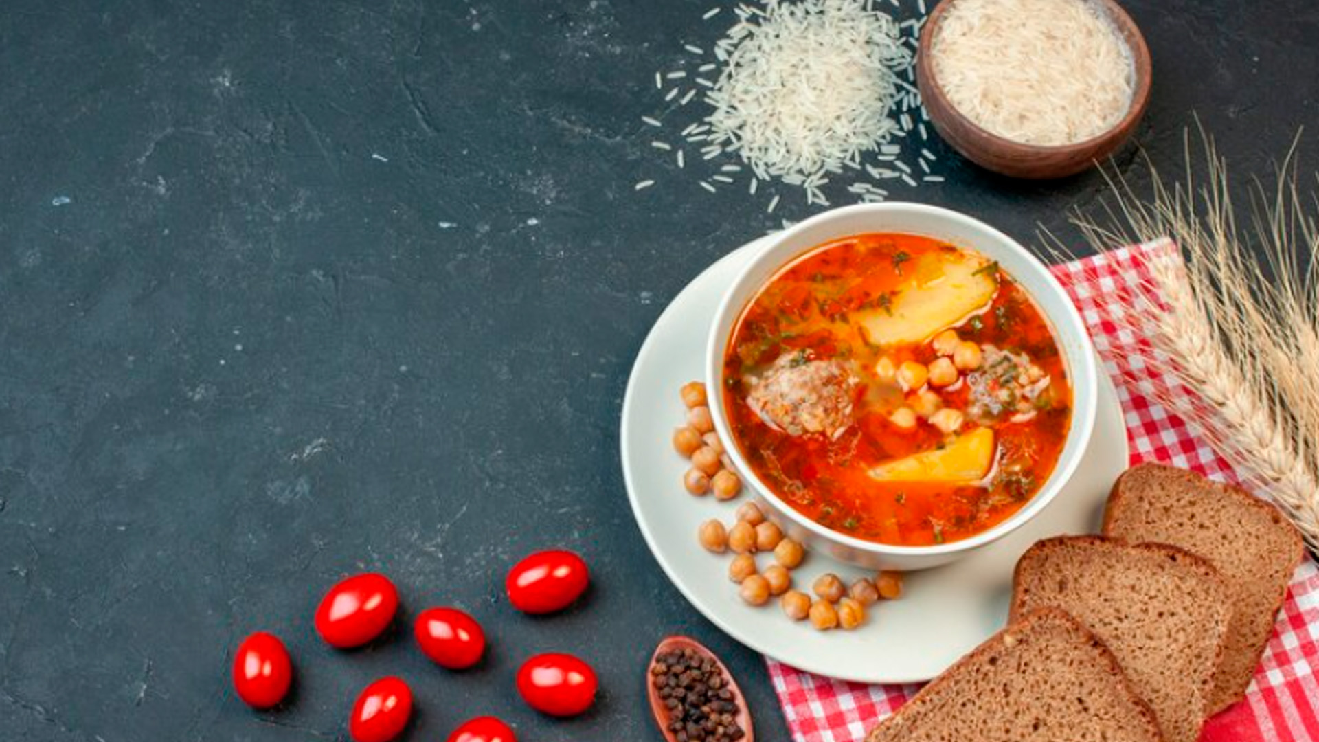 Минпромторг: кухни других стран вытеснили русскую в экономике России