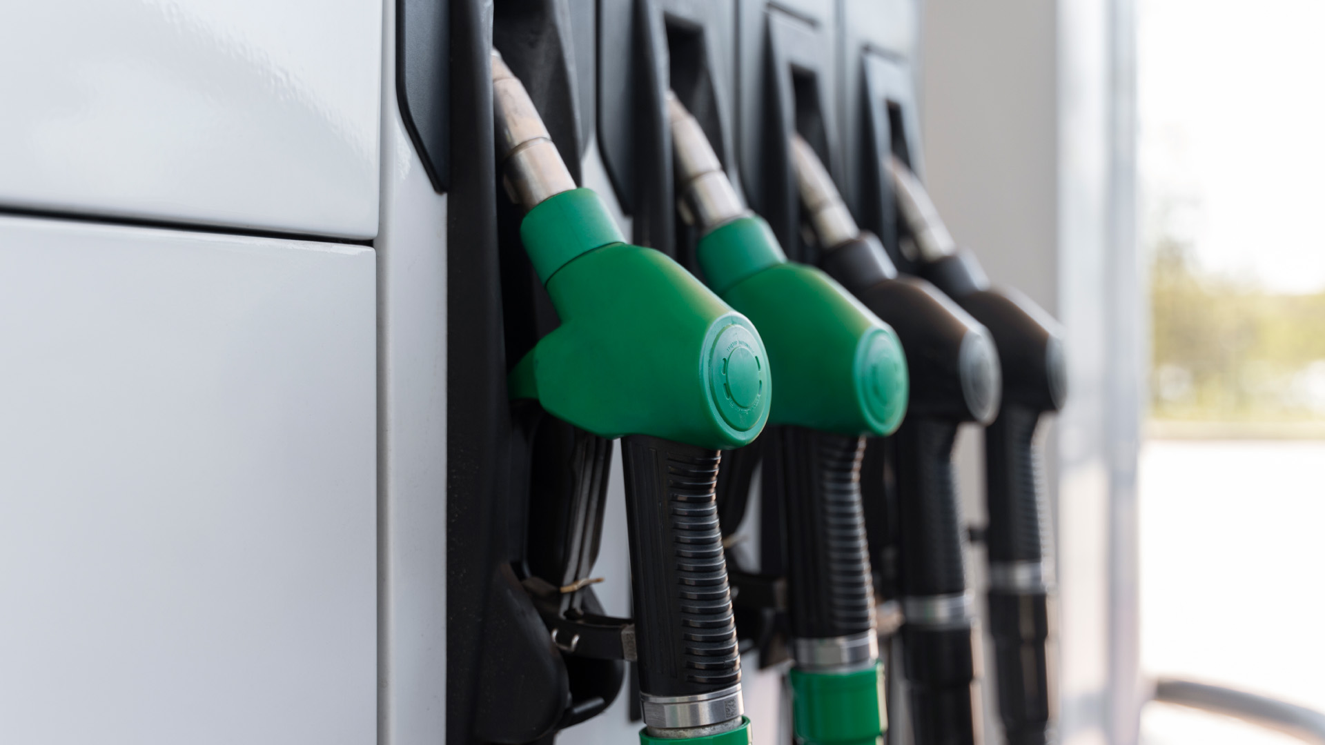 Штрафы за продажу бензина несовершеннолетним ввели в Вологодской области