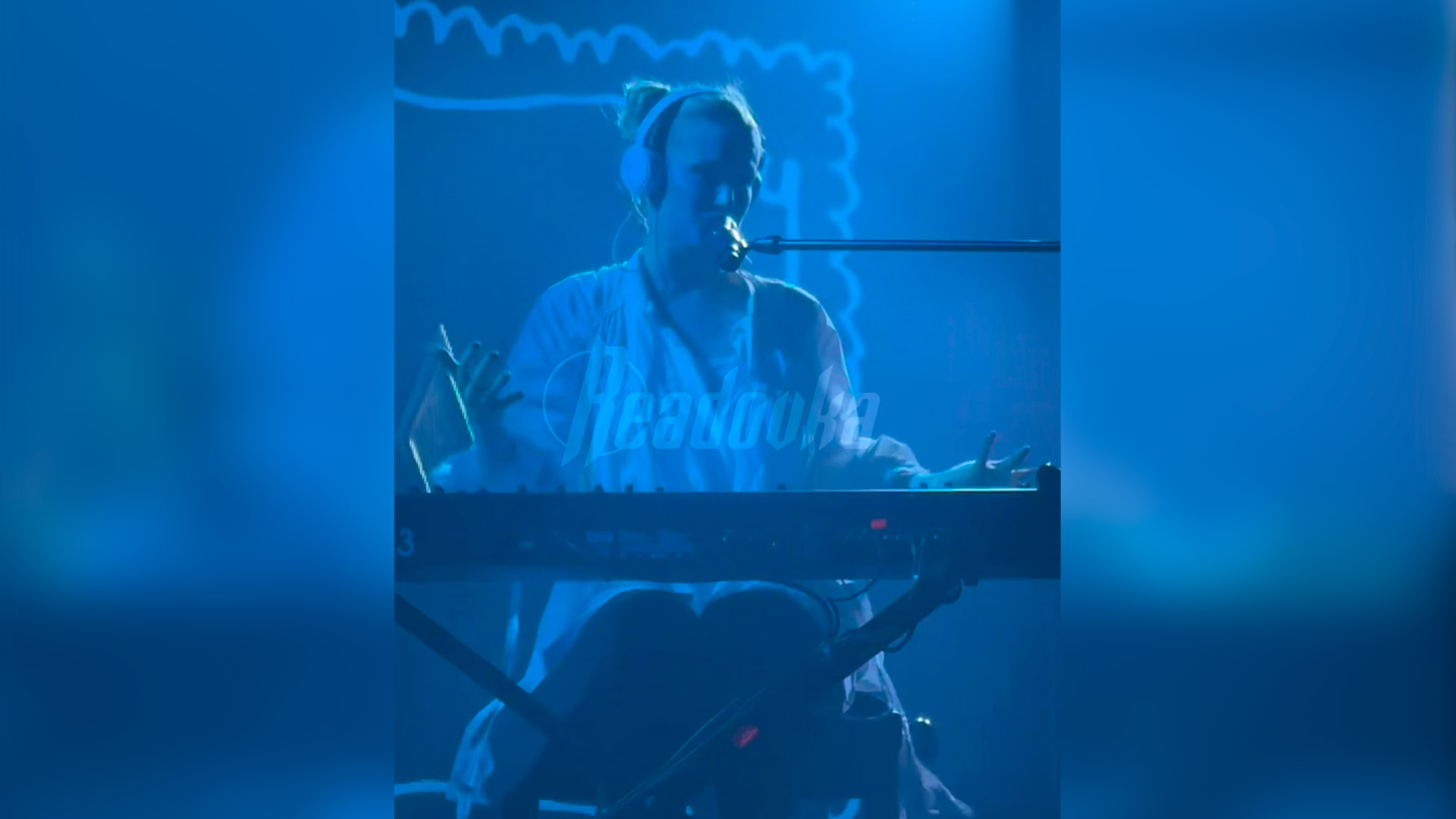 Монеточка похвасталась статусом «в розыске» перед фанатами в Испании