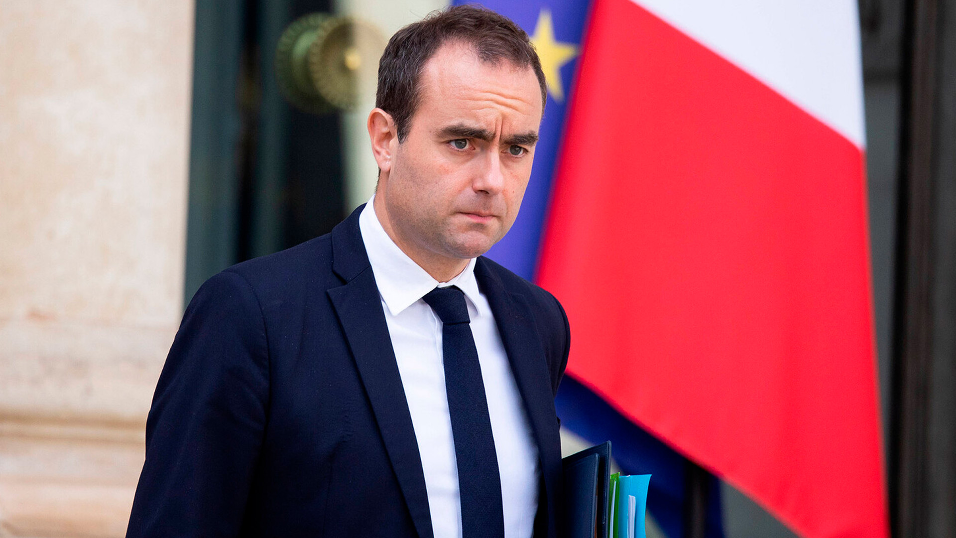 Лекорню решил оставить пост премьера Франции