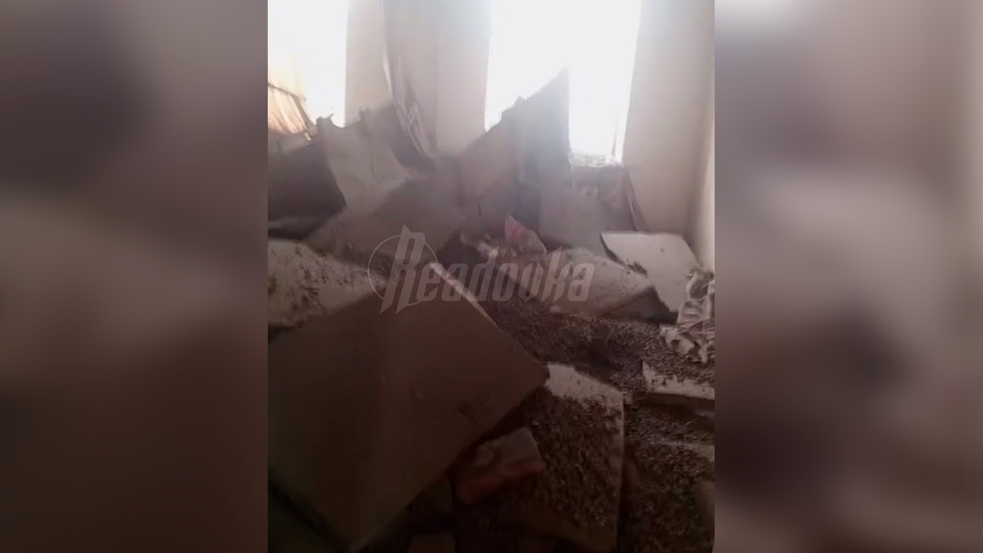 Потолок обрушился в детской больнице Новосибирска