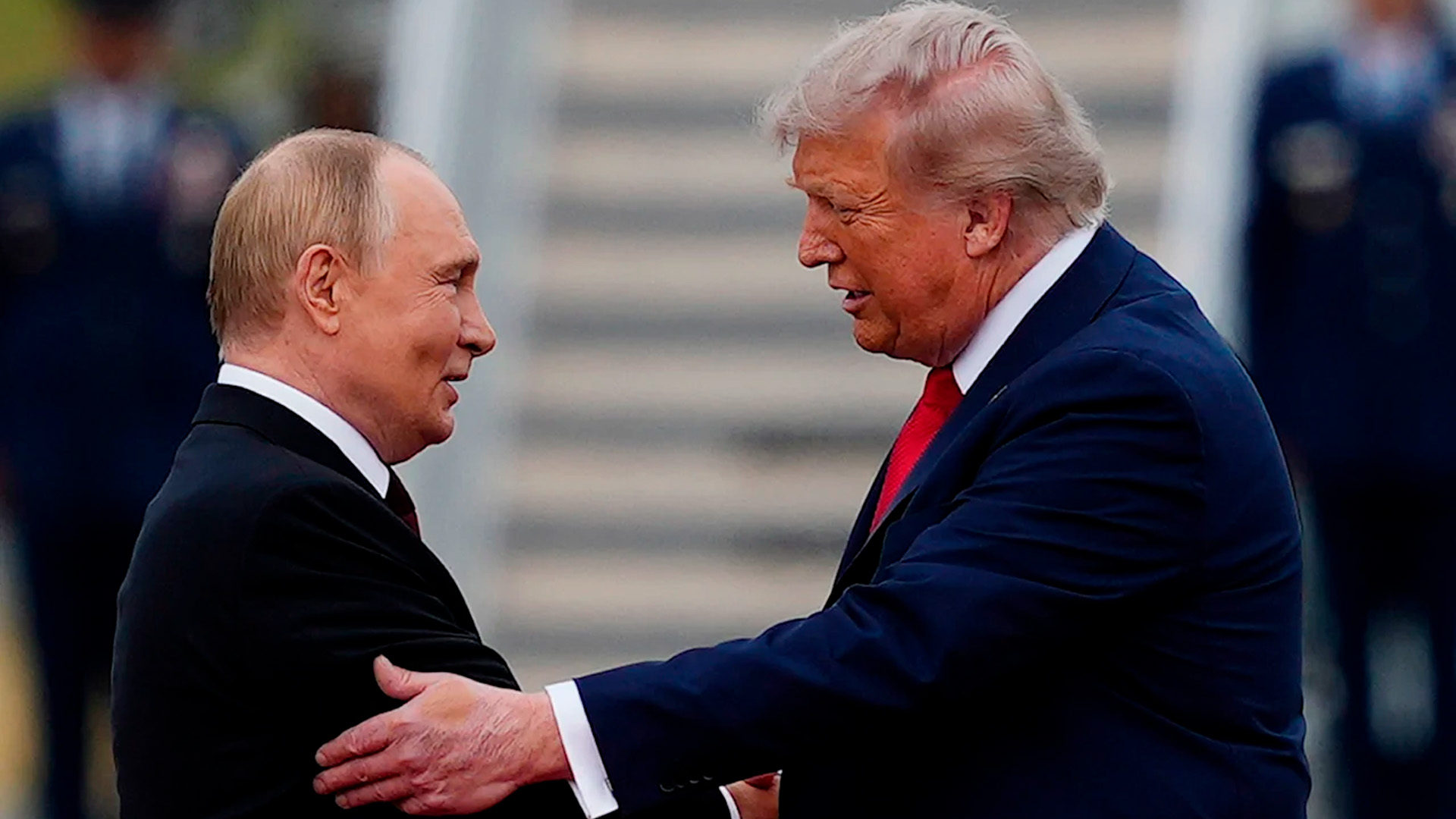 CNN: ожидаемая встреча Путина и Трампа может быть отложена