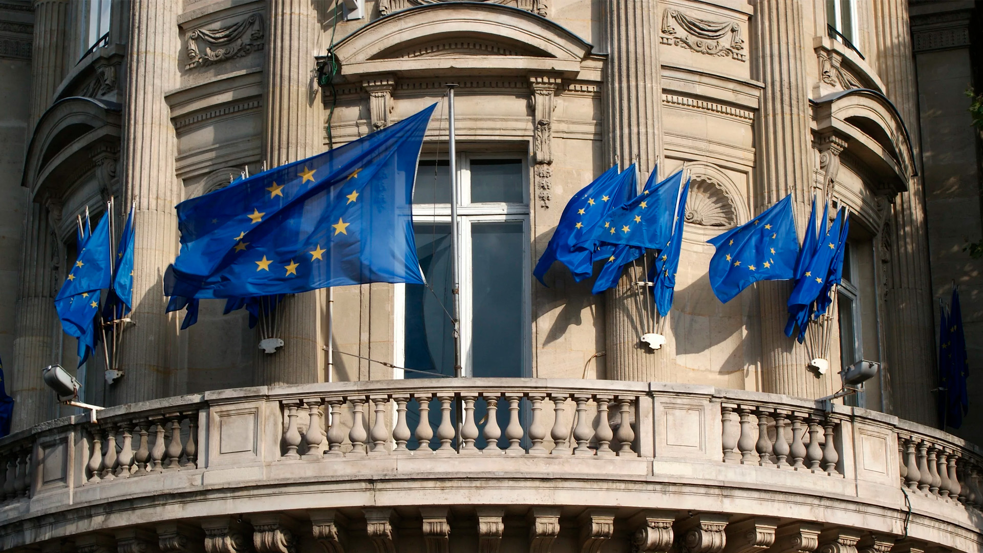 Politico: ЕС согласовал использование замороженных активов РФ для кредита Киеву