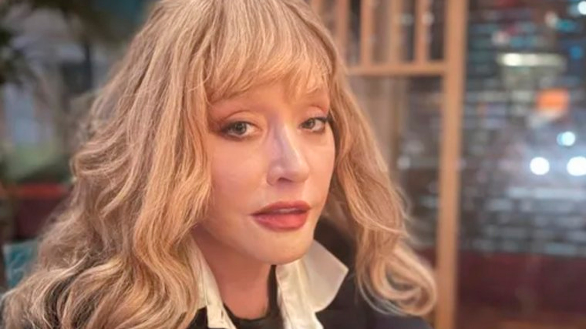 Пугачевой решили подарить место на кладбище