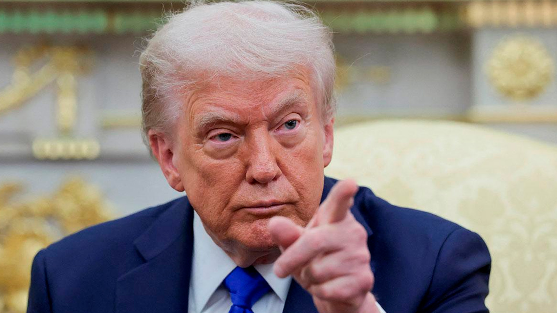 Трамп анонсировал новые 100% пошлины на китайские товары