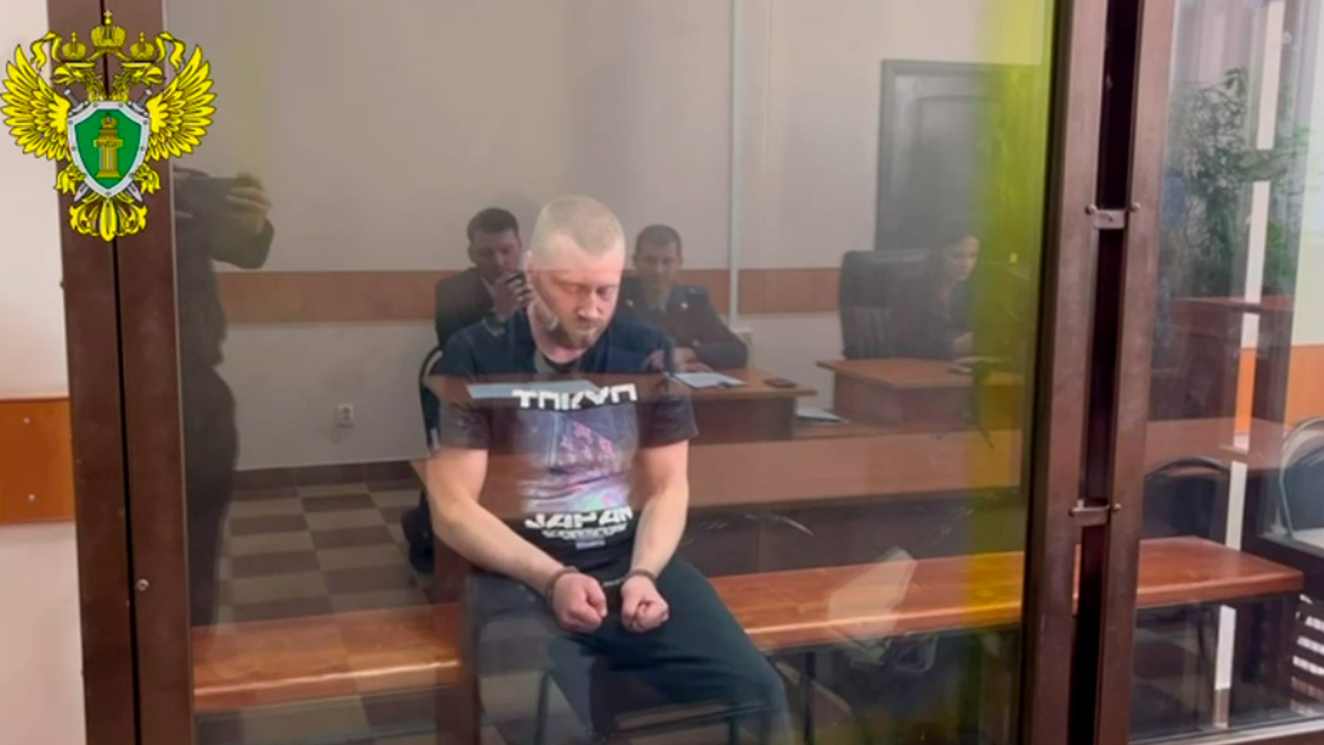 Выбросившего дочь из окна уфимца отправили в СИЗО