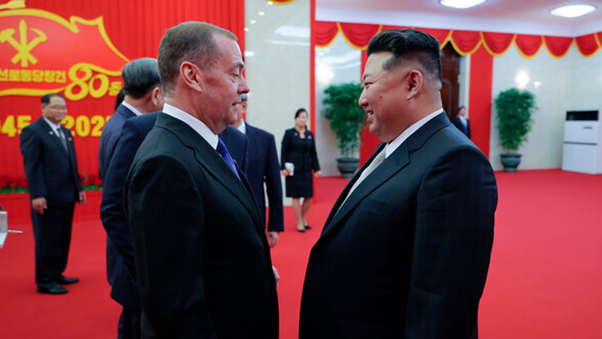 Медведев отметил героизм солдат КНДР, сражавшихся за Россию