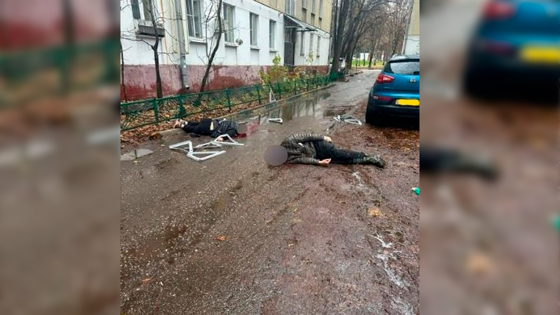 Двое рабочих сорвались с крыши пятиэтажки в Химках