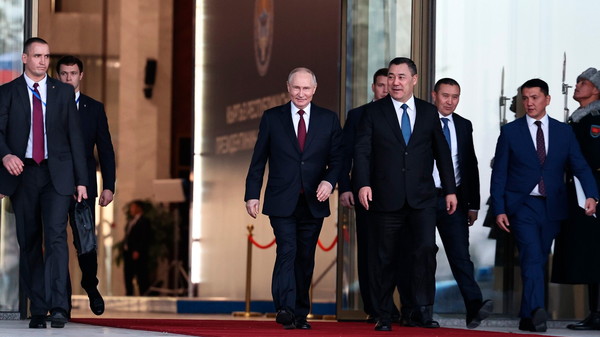 Путин прибыл на саммит ОДКБ в Бишкеке