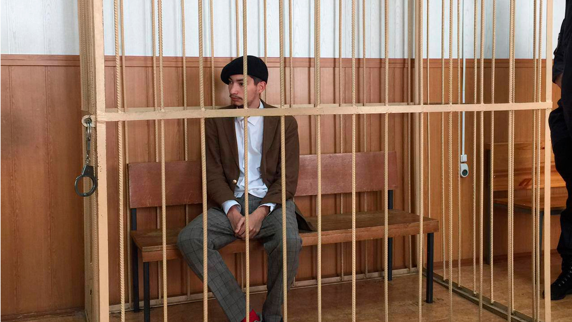 Петербургского активиста, устроившего перфоманс на Красной площади, признали иноагентом