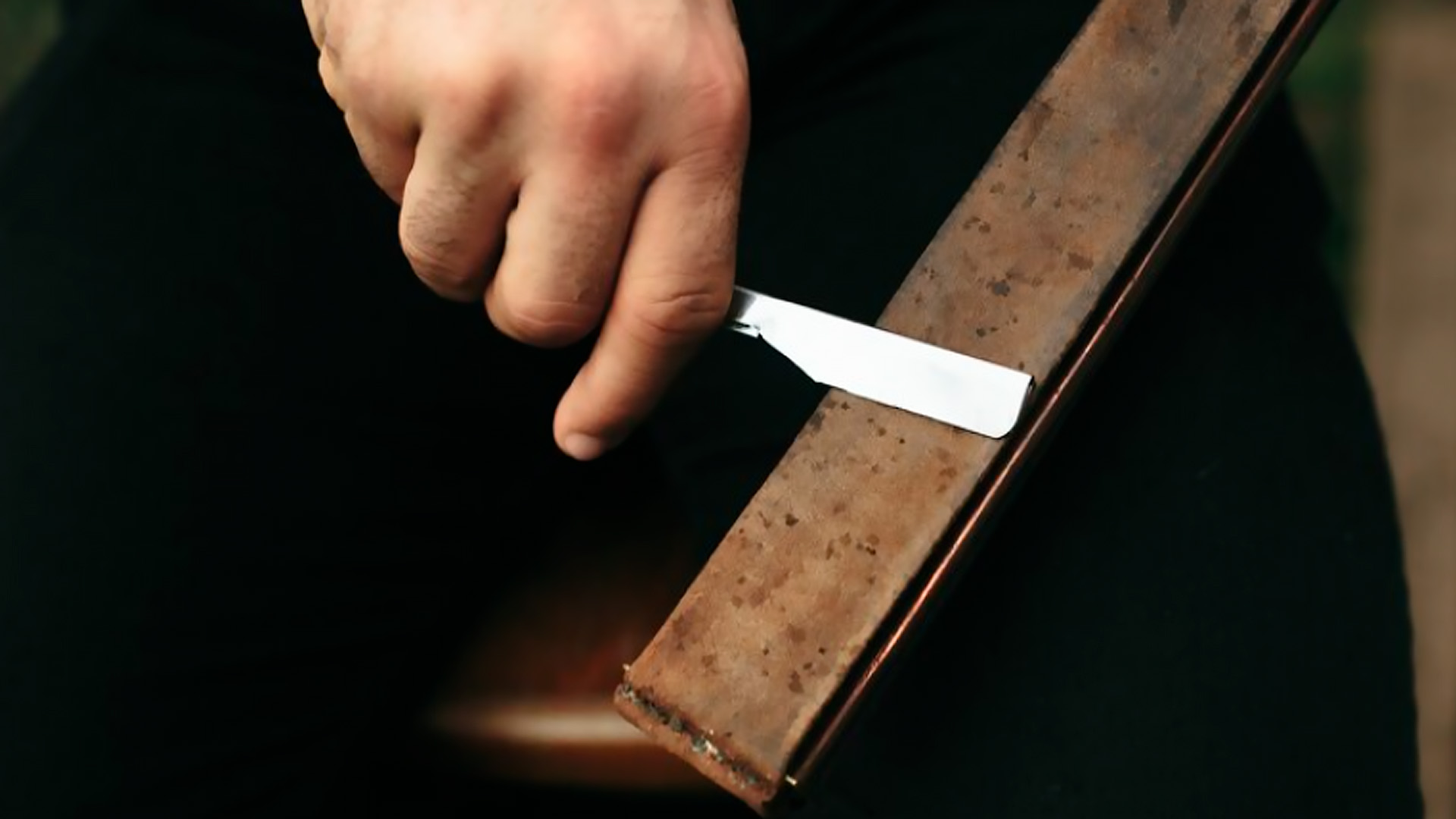 В России призвали запретить мигрантам носить и приобретать холодное и огнестрельное оружие