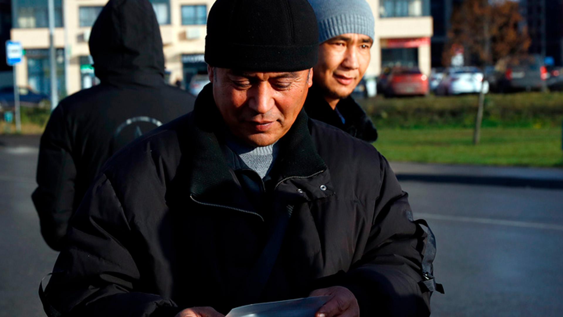 Трудовых мигрантов в Московском регионе обязали ежедневно заходить в приложение «Амина»