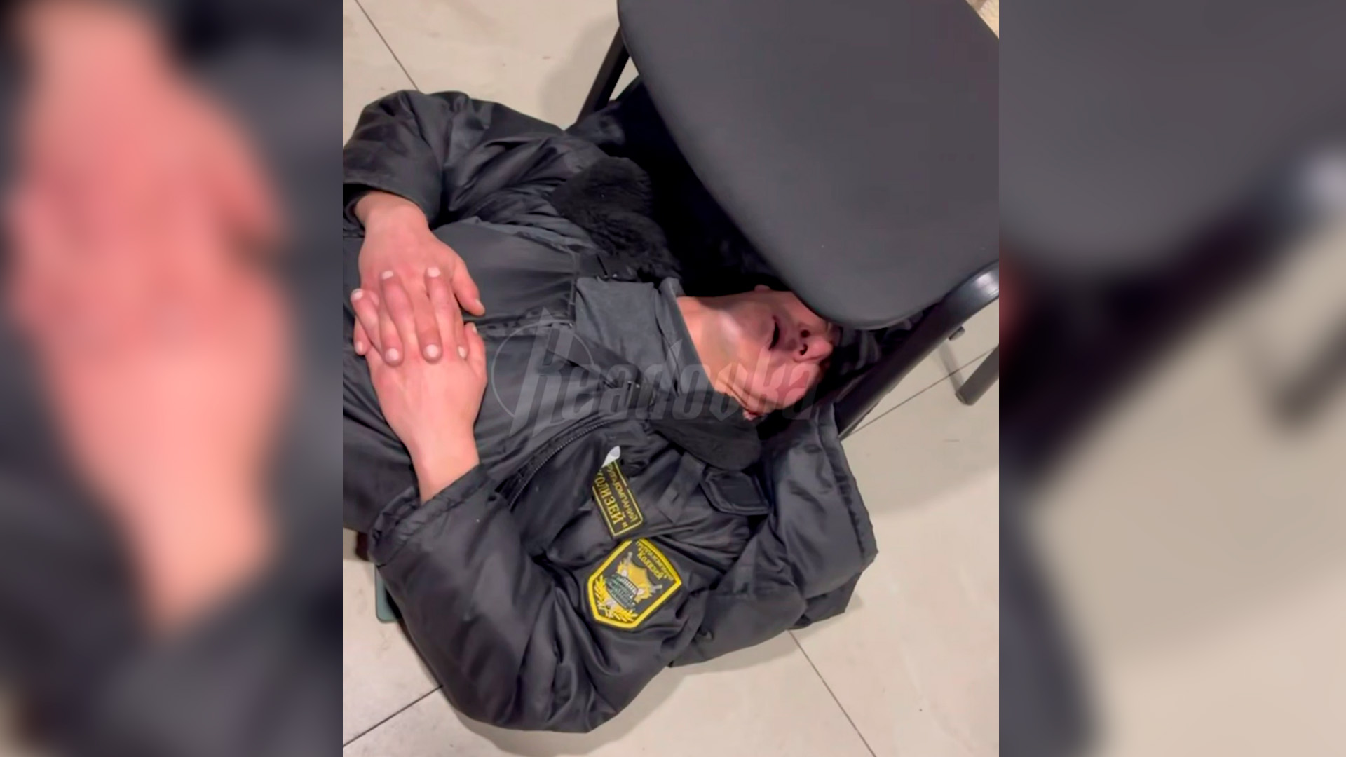 Пьяного спящего охранника обнаружили жители казанского ЖК