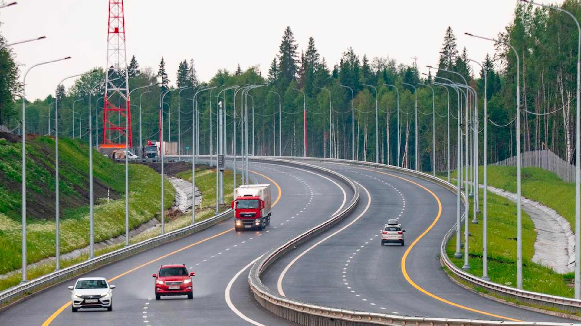 Что мешает появлению в России трасс без ограничений скорости, объяснил эксперт