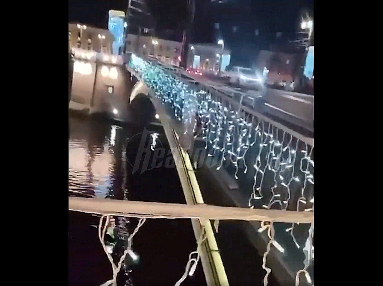 Неравнодушный житель Санкт-Петербурга вернул городу праздничное настроение