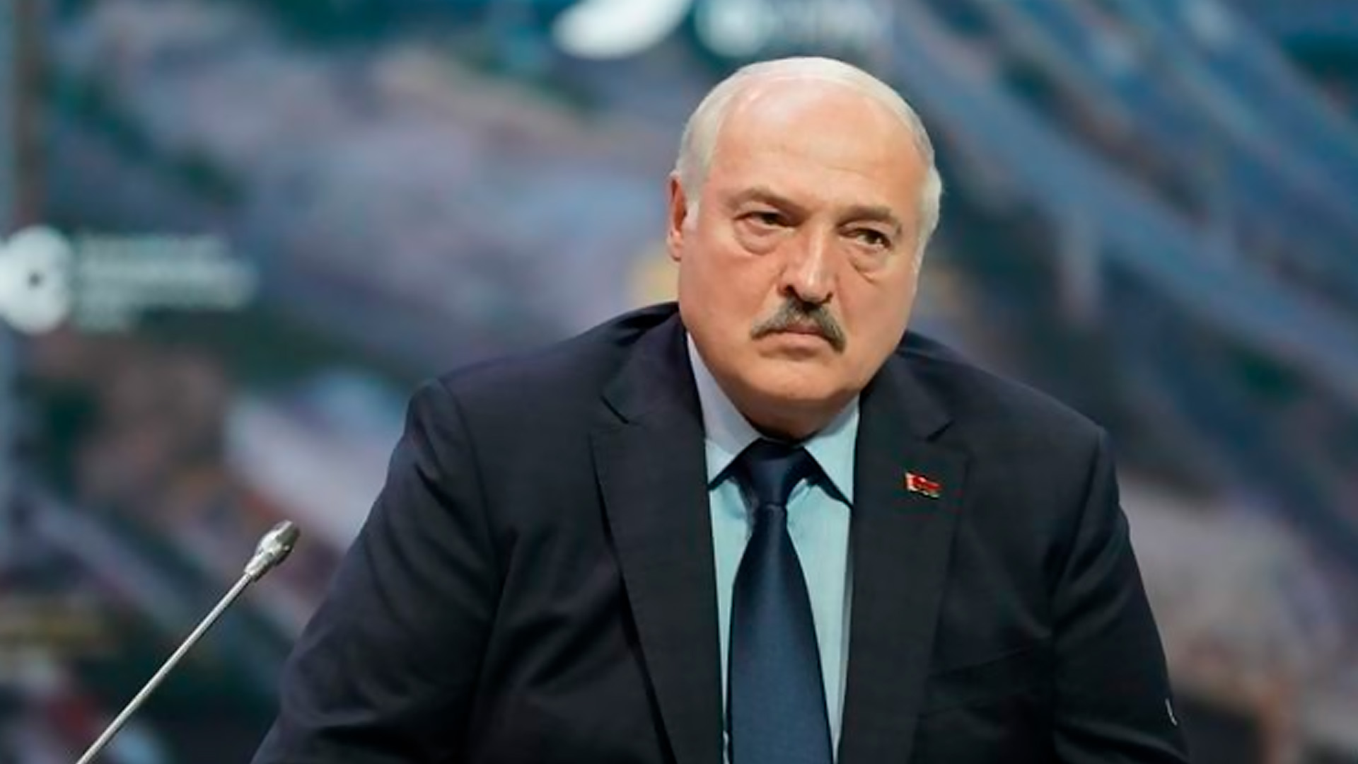 Лукашенко: Украина зря разбудила «спящего медведя» в лице России