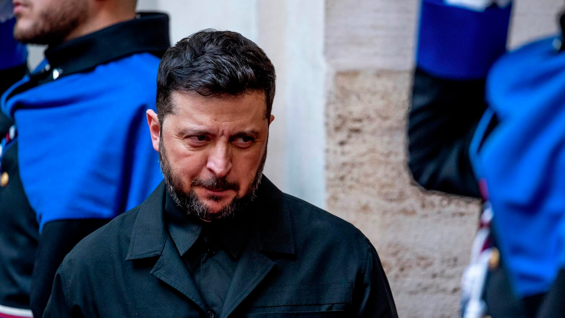 «Потешная оппозиция»: общественник о том, что на Украине не осталось народных политдвижений