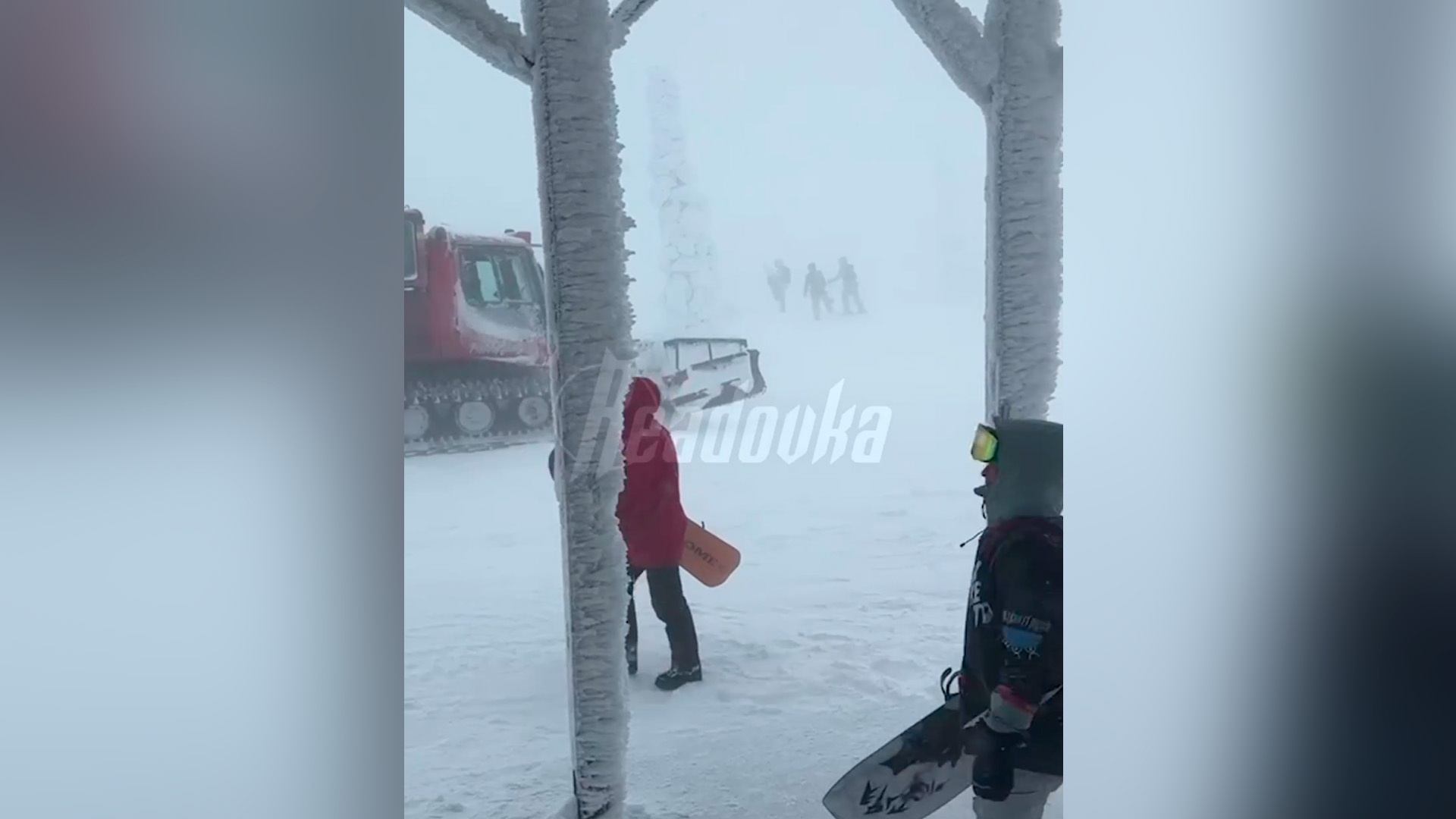 Снегопад накрыл русских лыжников на Шерегеше