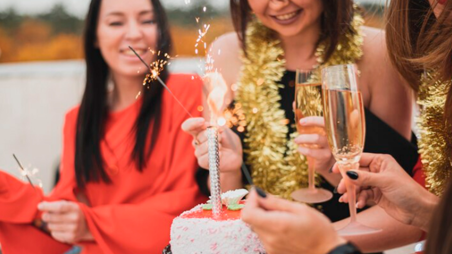 Российские рестораны призвали радовать именинников скидкой в 20%