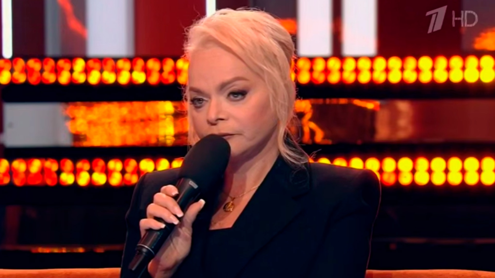 Лариса Долина пообещала вернуть деньги за квартиру в полном объеме