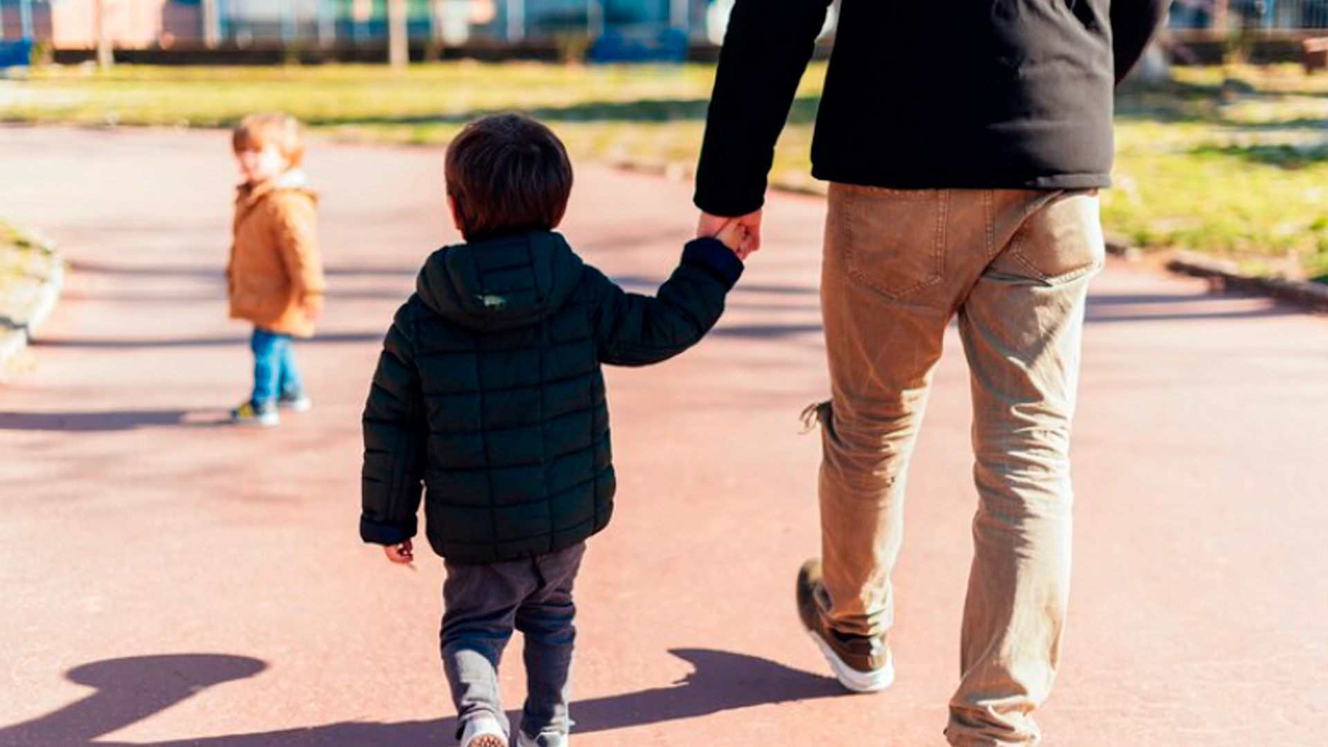 Юрист Курбаков: суды должны начать оставлять детей с отцами после разводов