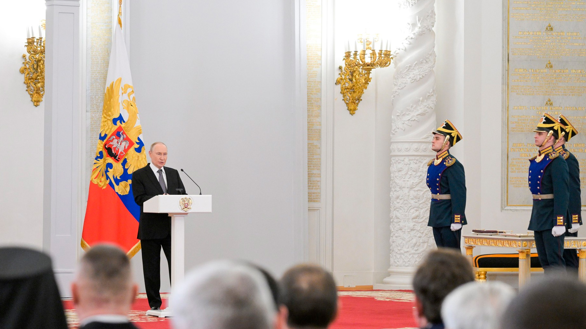 В Кремле состоялась церемония награждения Героев России