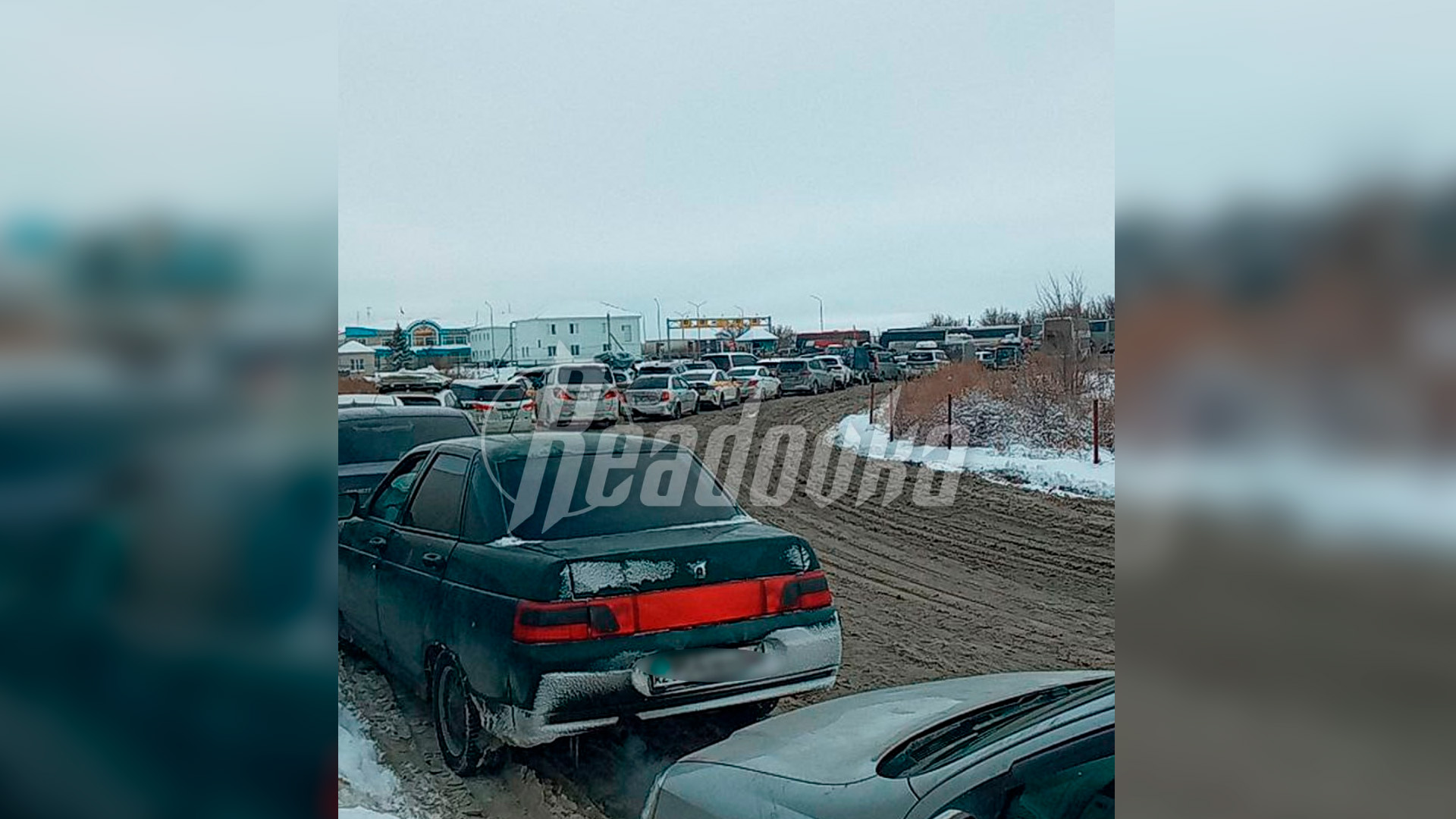 На границе России и Казахстана образовалась 10-часовая пробка