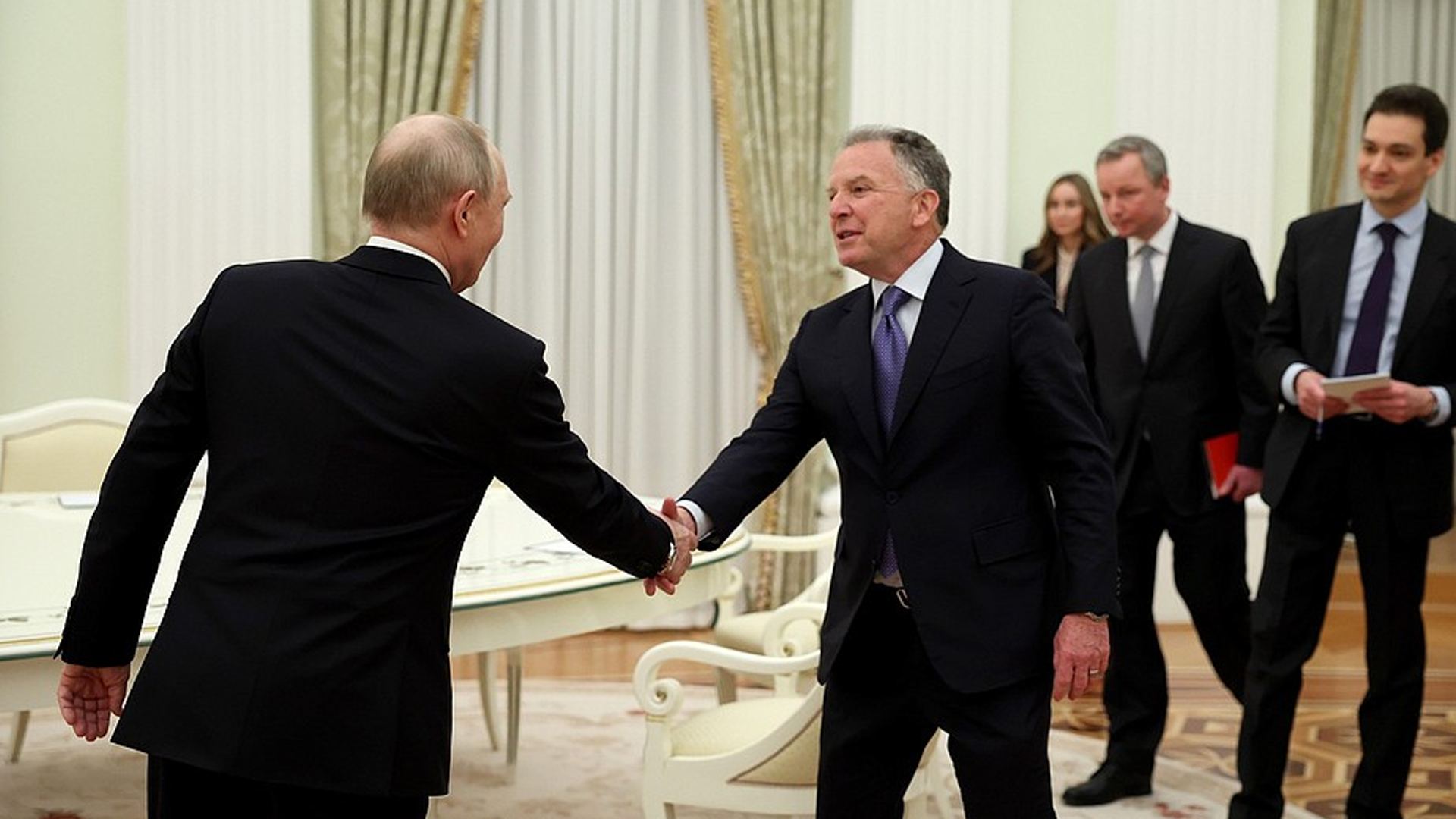 Ушаков прокомментировал переговоры между Путиным и делегацией США