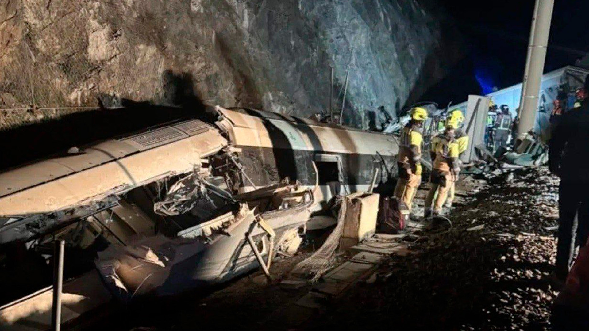 Железнодорожная катастрофа в Испании унесла жизни 39 человек