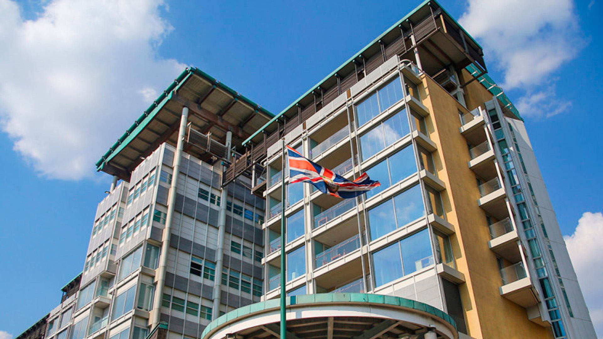 Политолог допустил возможную эскалацию напряженности между РФ и Британией после скандала с дипломатом