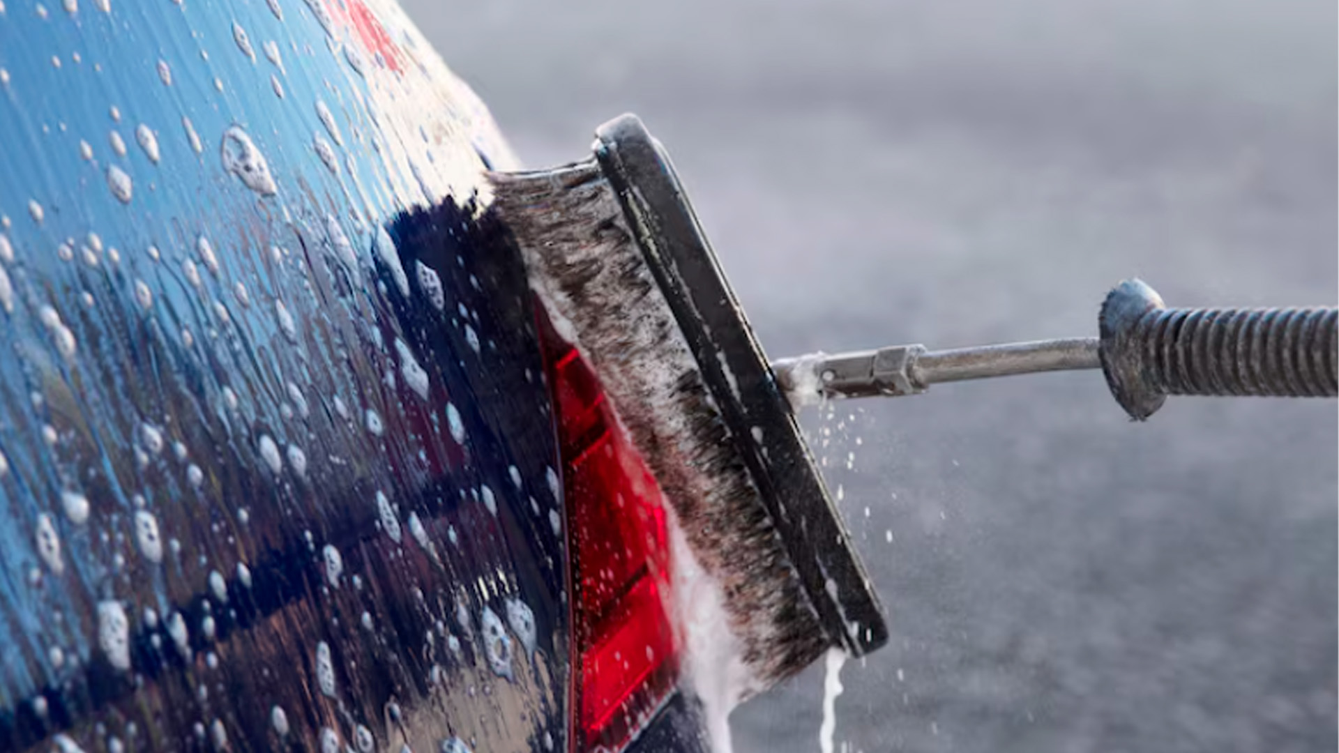 Мыть или не мыть: эксперт рассказал, спасет ли мойка авто зимой