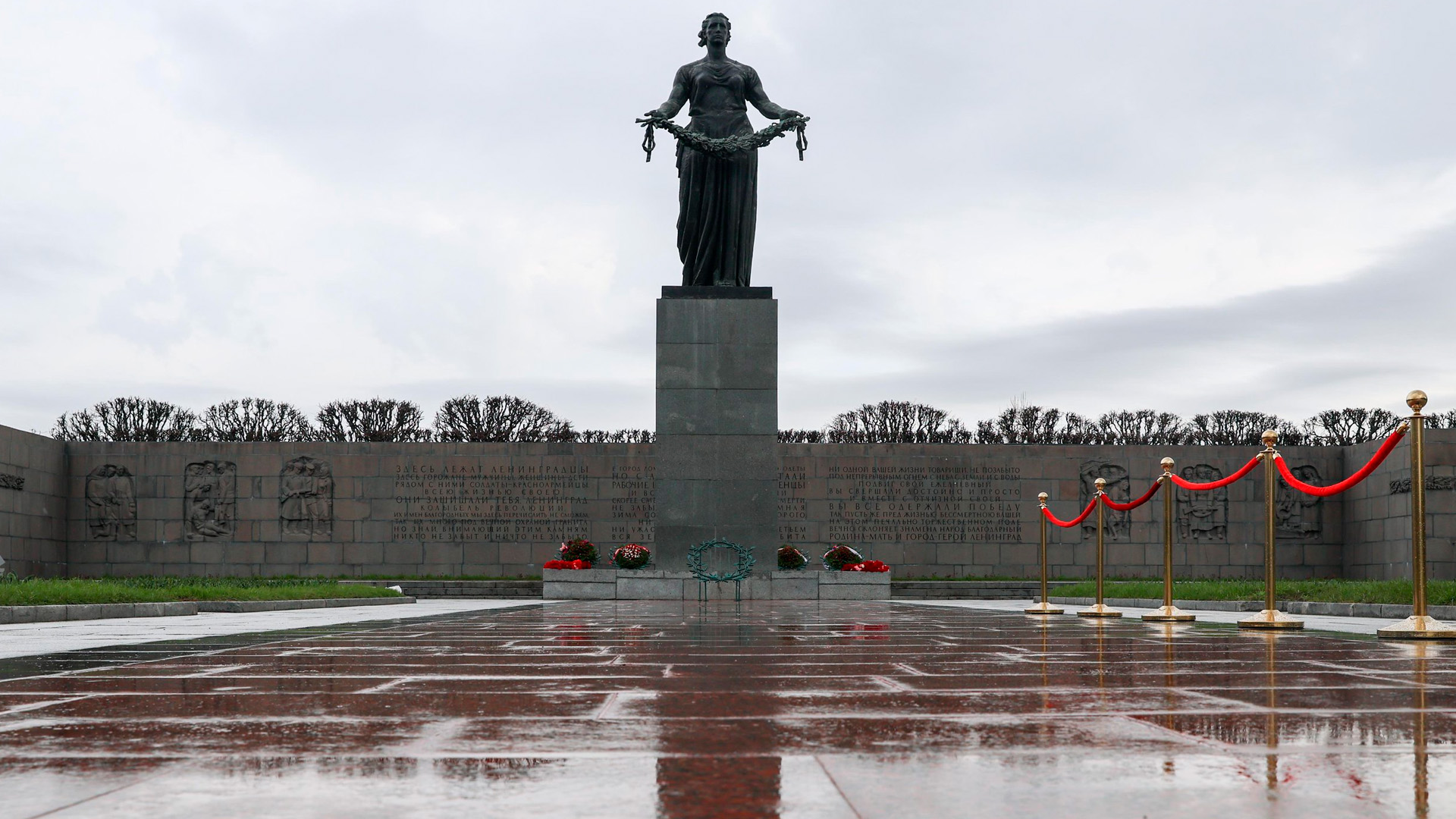 Матвиенко призвала сохранить память о блокаде Ленинграда и передать ее новым поколениям