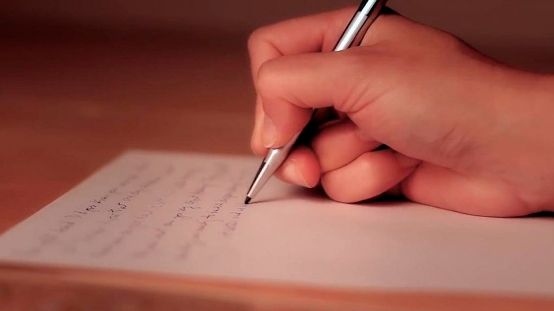 Нейропсихолог назвала отказ от письма прямым путем к деменции