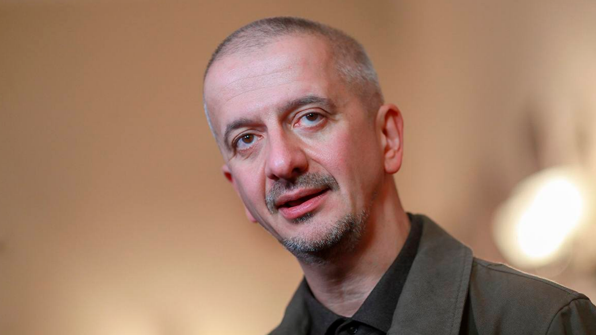 Богомолов попросил Минкульт освободить его от поста и.о. ректора Школы-студии МХАТ