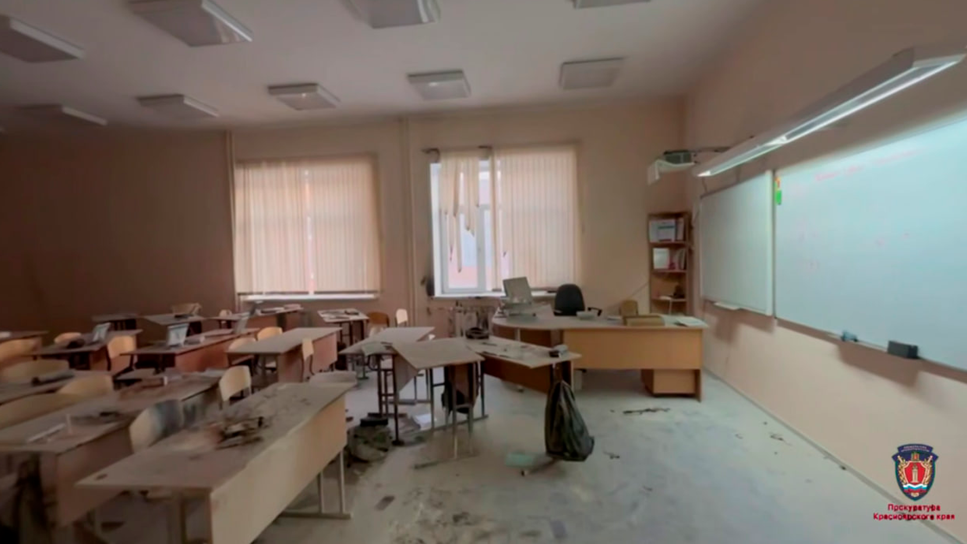 В Красноярске уволили директора школы после ЧП с поджогом
