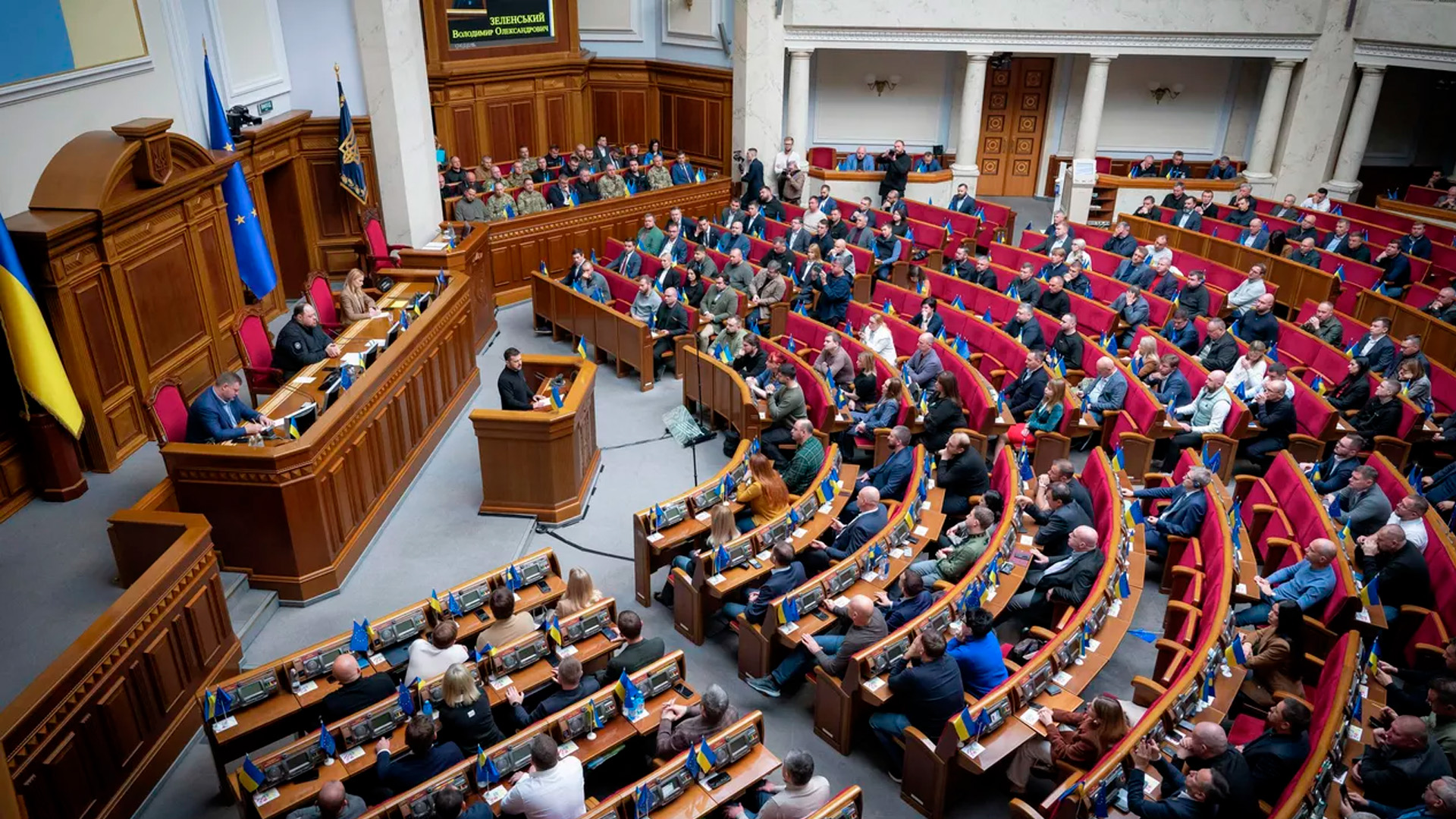 На Украине разгорелся спор, кто подпишет мирное соглашение с Россией