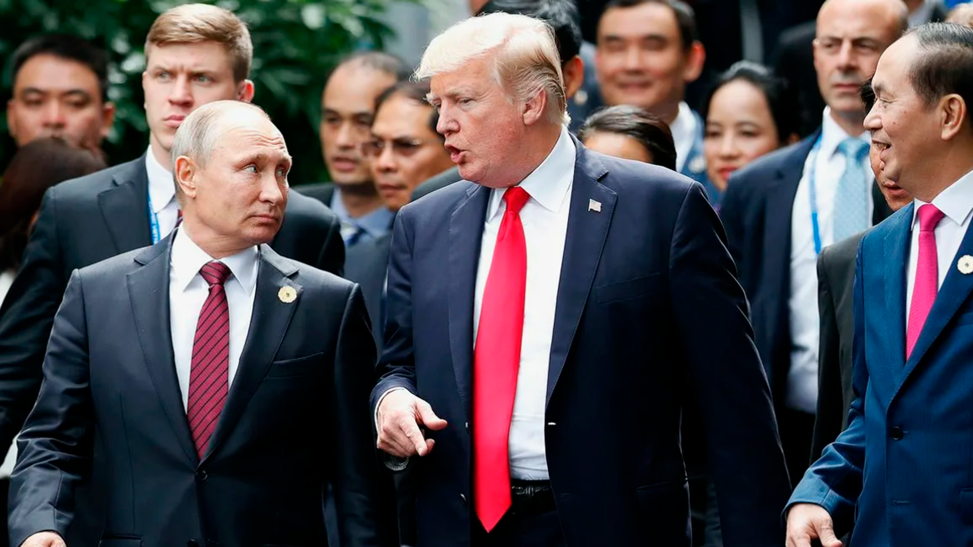 Путин и Трамп провели телефонный разговор