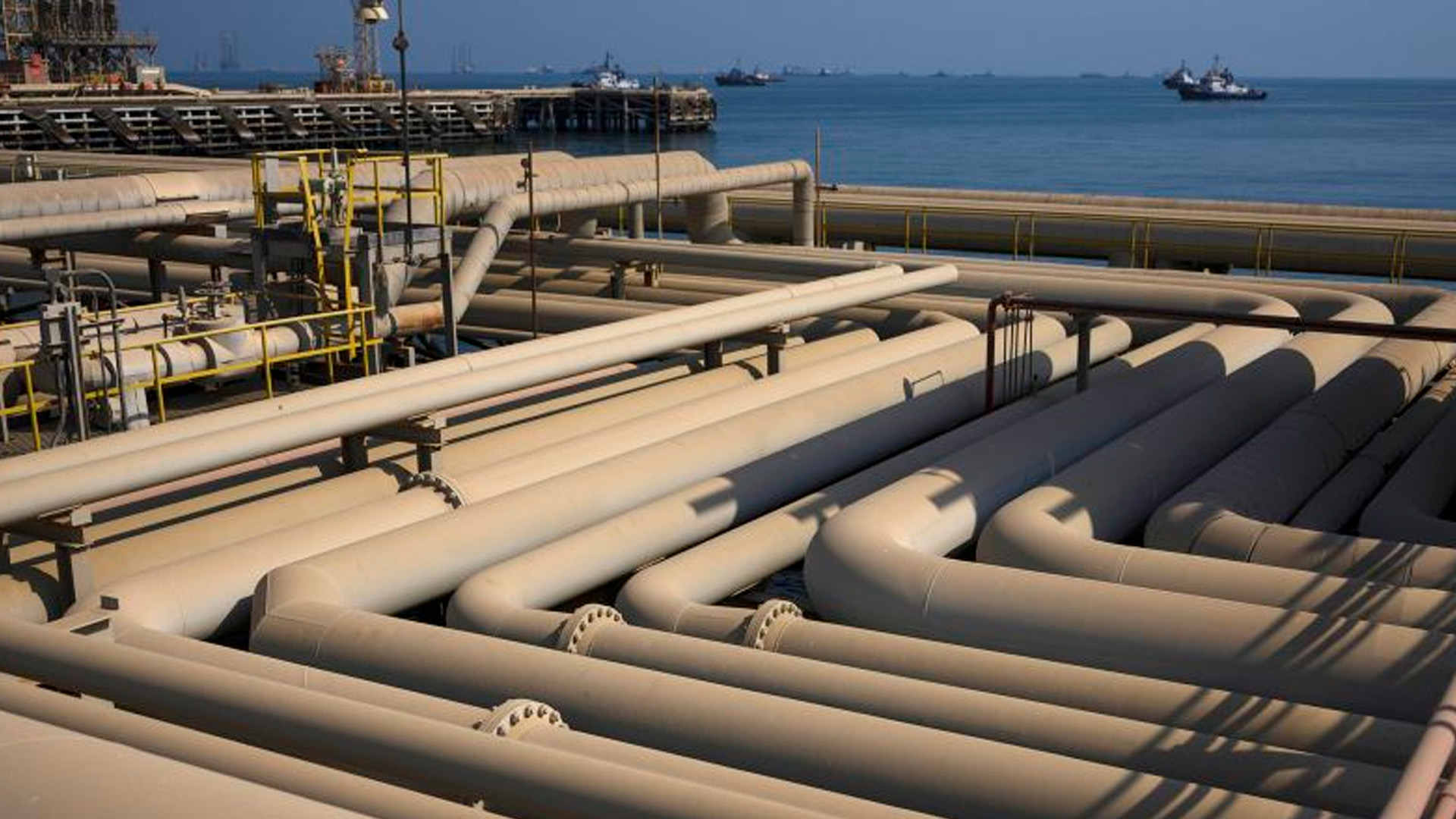 Какие страны начнут качать газ из России на фоне конфликта на Ближнем Востоке, объяснил эксперт