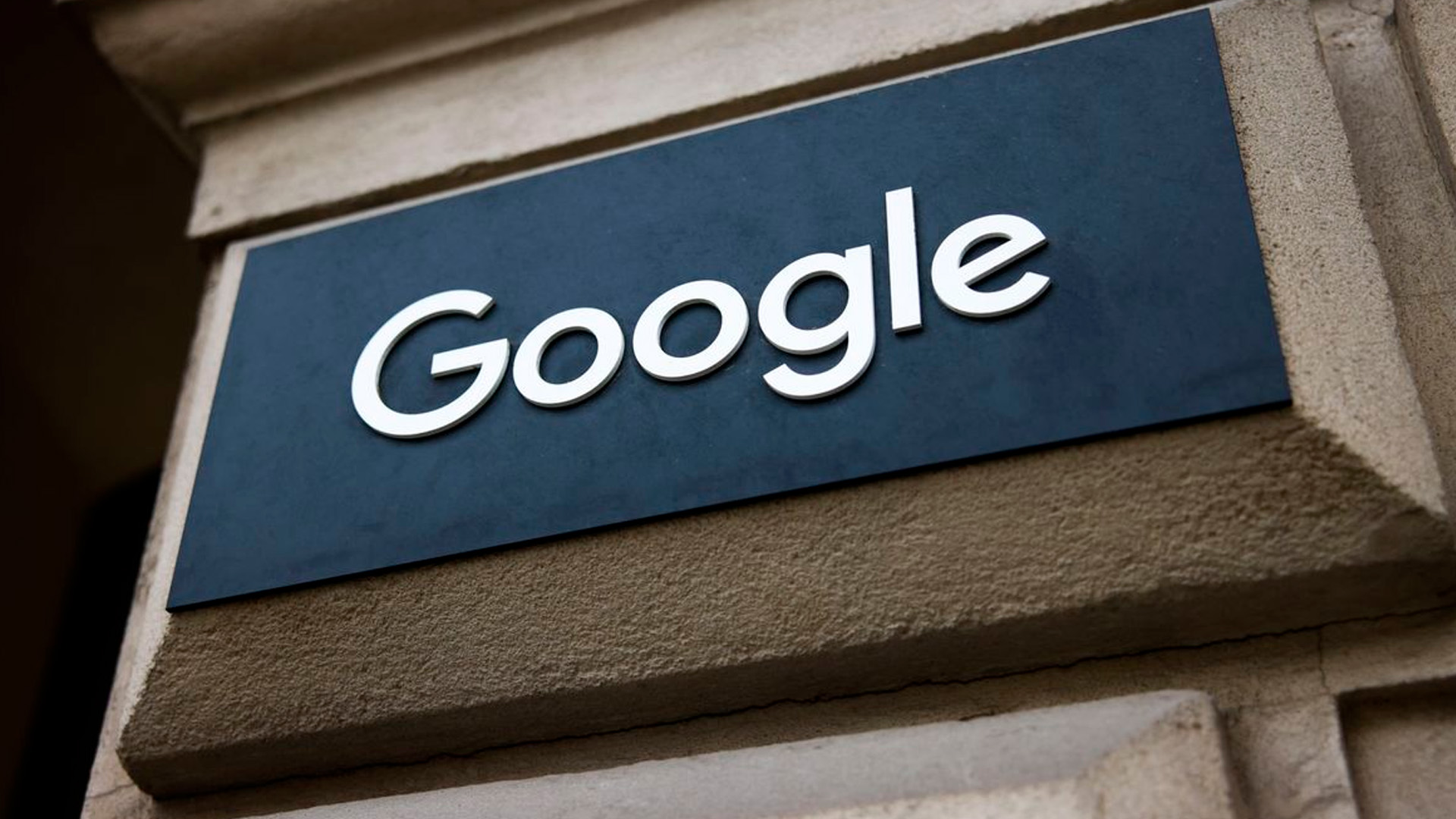 Суд в США обязал Meta и Google выплатить 6 млн долларов за зависимость девушки от соцсетей
