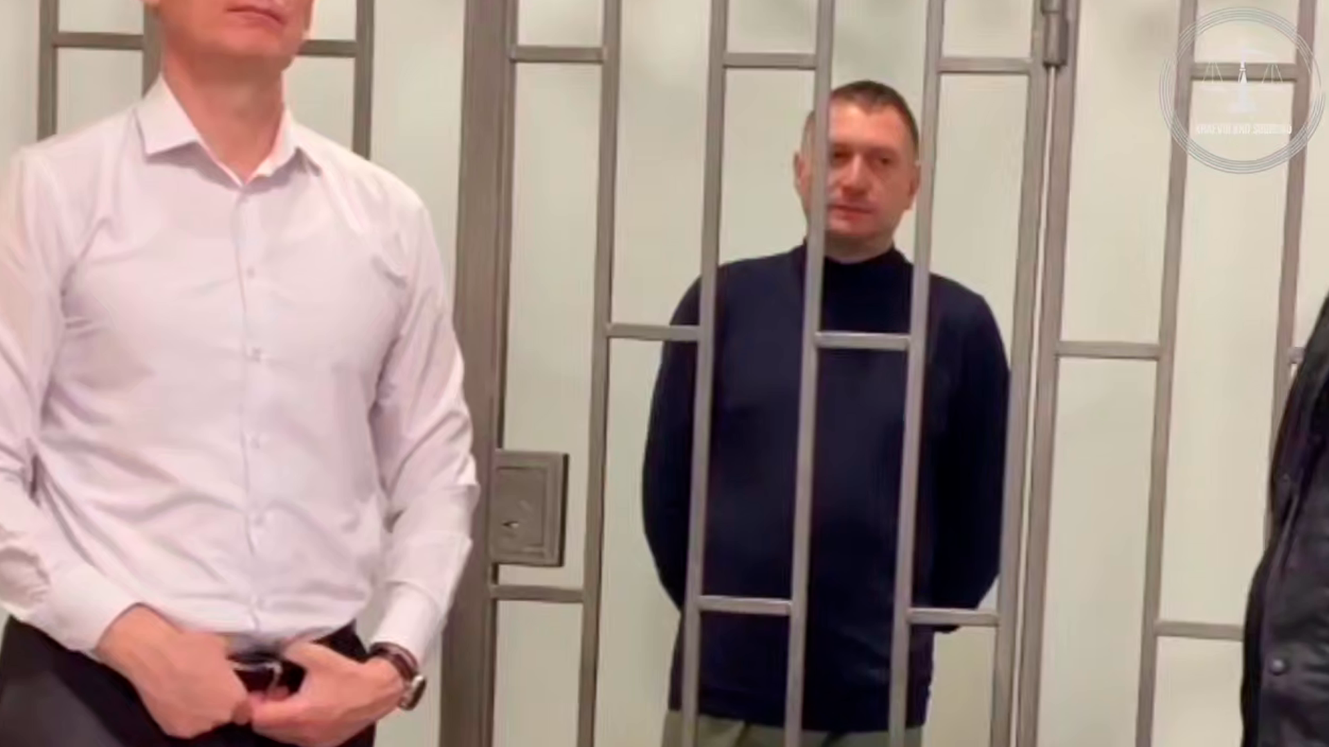 Главу правового департамента Сочи отправили под домашний арест по делу о взятке