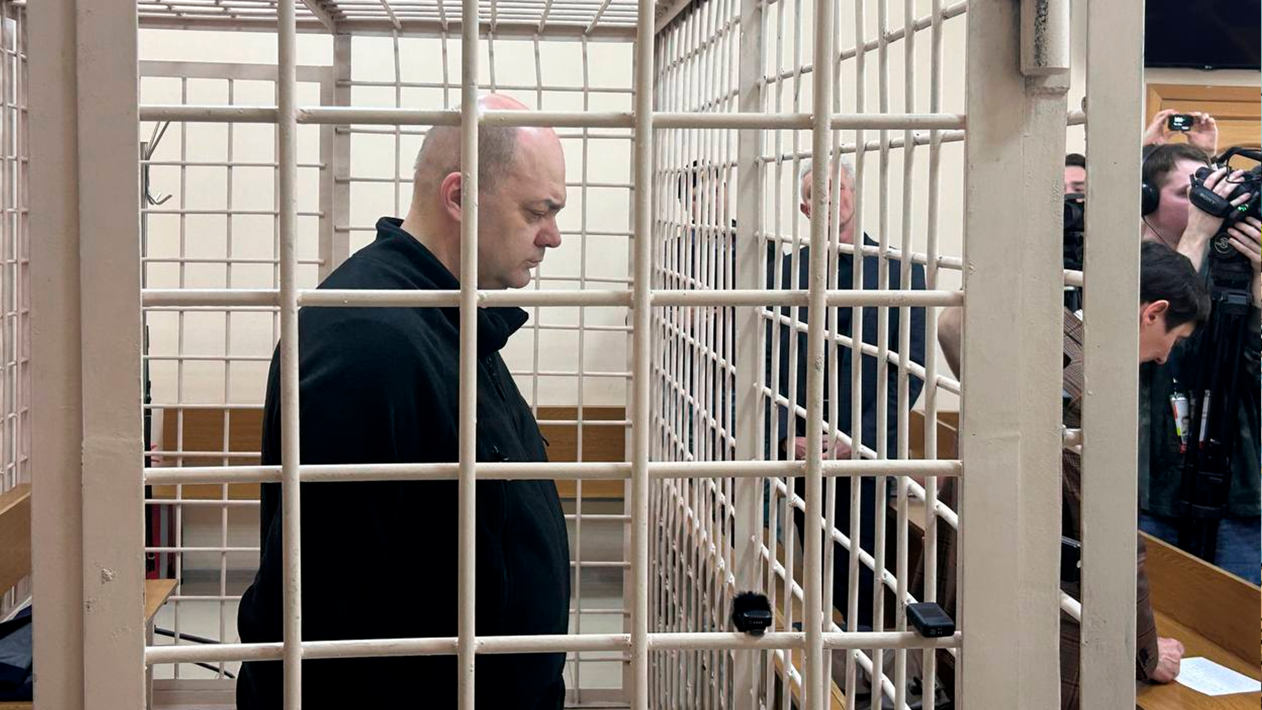 Экс-губернатор Курской области Алексей Смирнов приговорен к 14 годам колонии за взятки