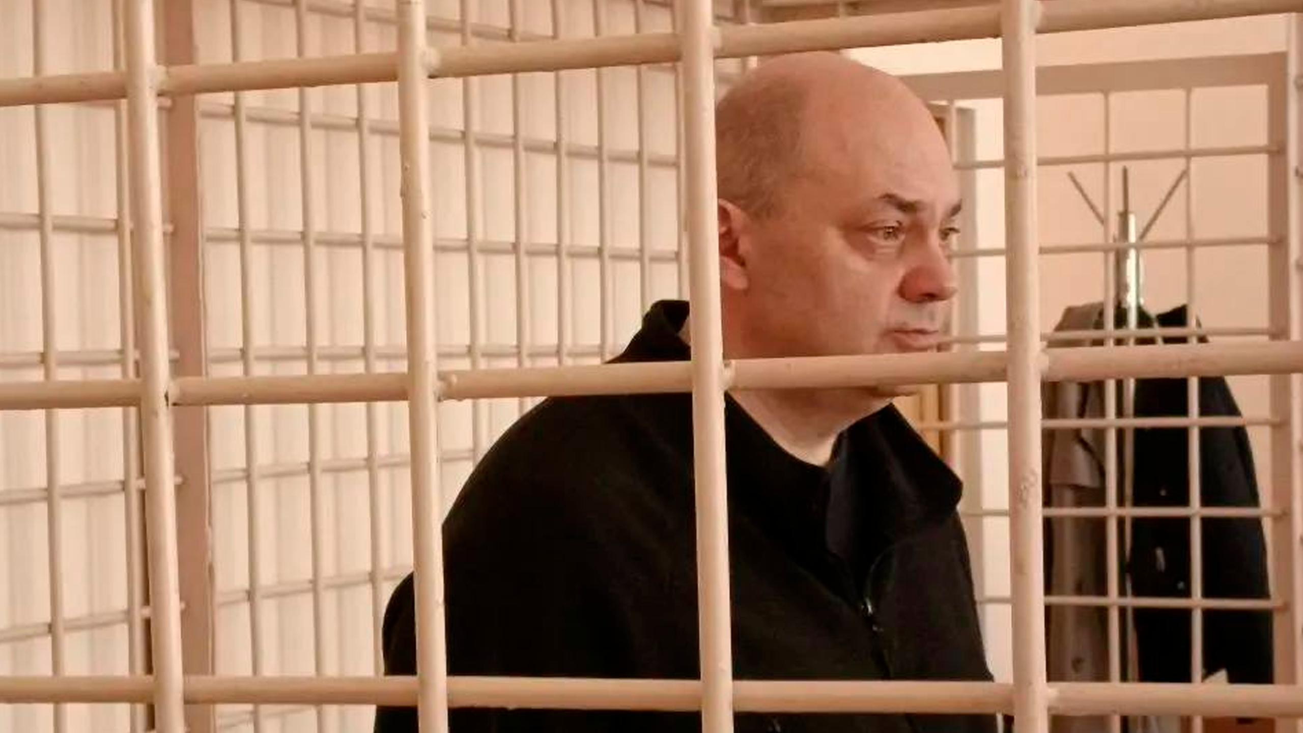 Экс-губернатор Курской области Смирнов признался во взяточничестве