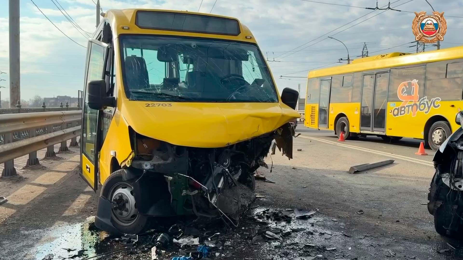 В Ярославле в лобовом столкновении иномарки и автобуса пострадали 11 человек