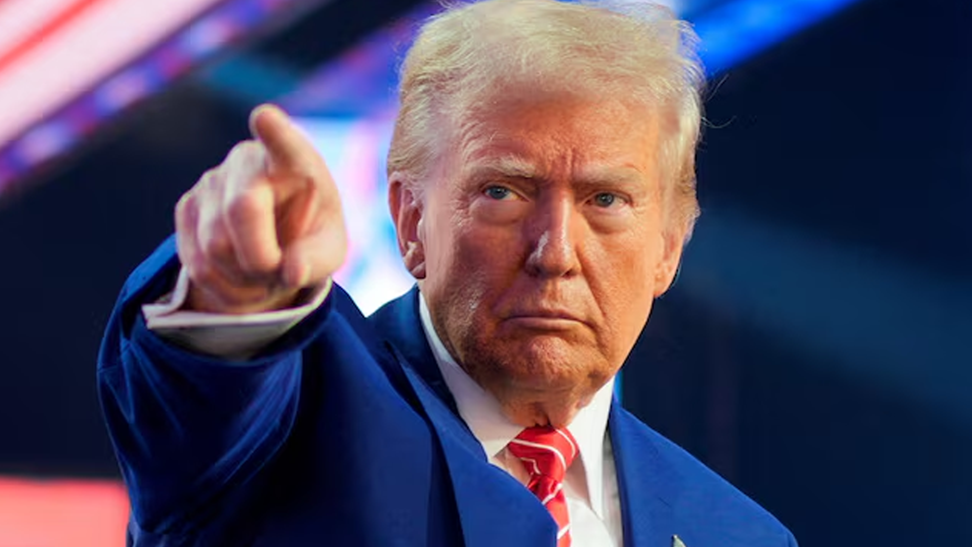 Трамп объявил о морской блокаде Ормузского пролива